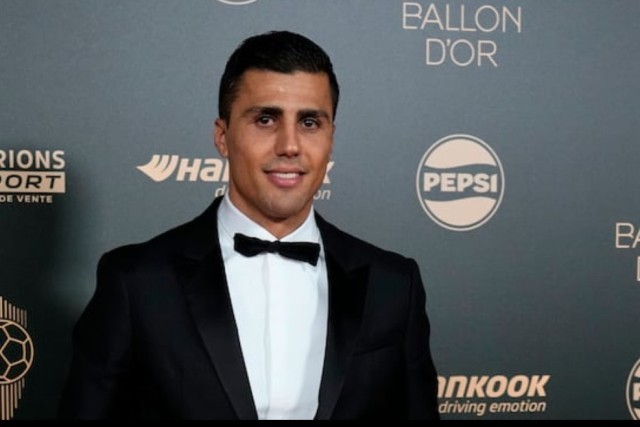 利物浦年轻中场莫顿：里昂中场引援的主要目标