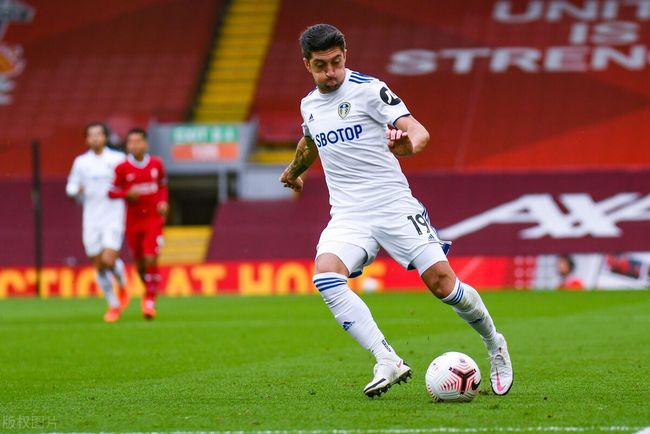 CBA：上海男篮主场大胜同曦