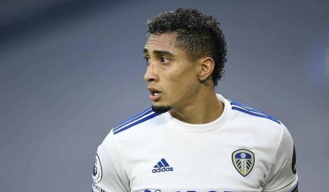 这脚传球太绝了，全队惊呆