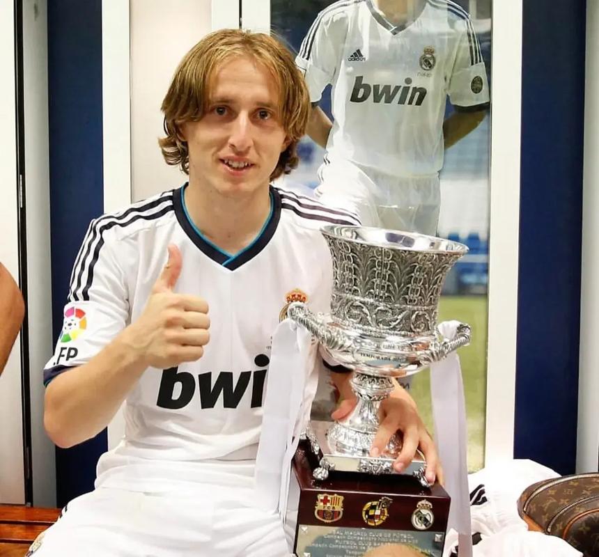 英超积分榜：曼城只差枪手2分 切尔西掉队埃弗顿坐火箭