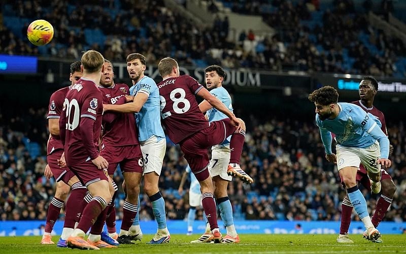 发布会变感谢会，李霄鹏赛后向各方致谢